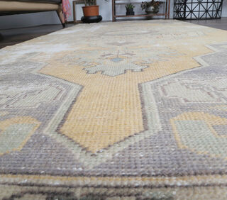 Alisay - Distressed Medallion Vintage Rug - Thumbnail