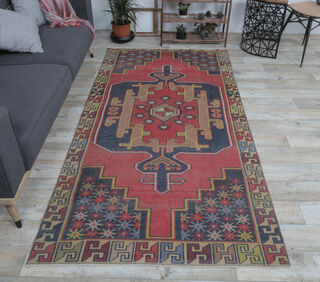 Alona - Vintage Geometric Rug - Thumbnail