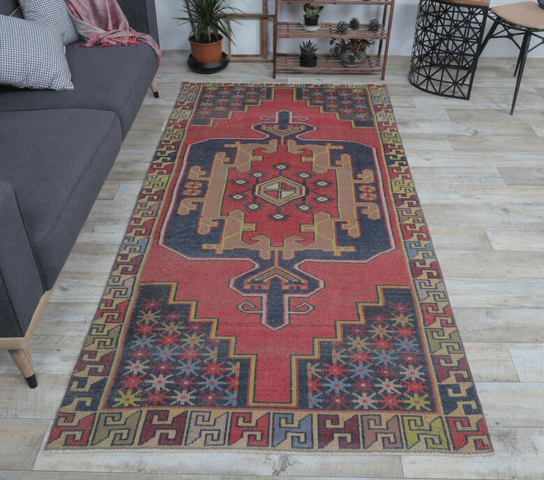 Alona - Vintage Geometric Rug