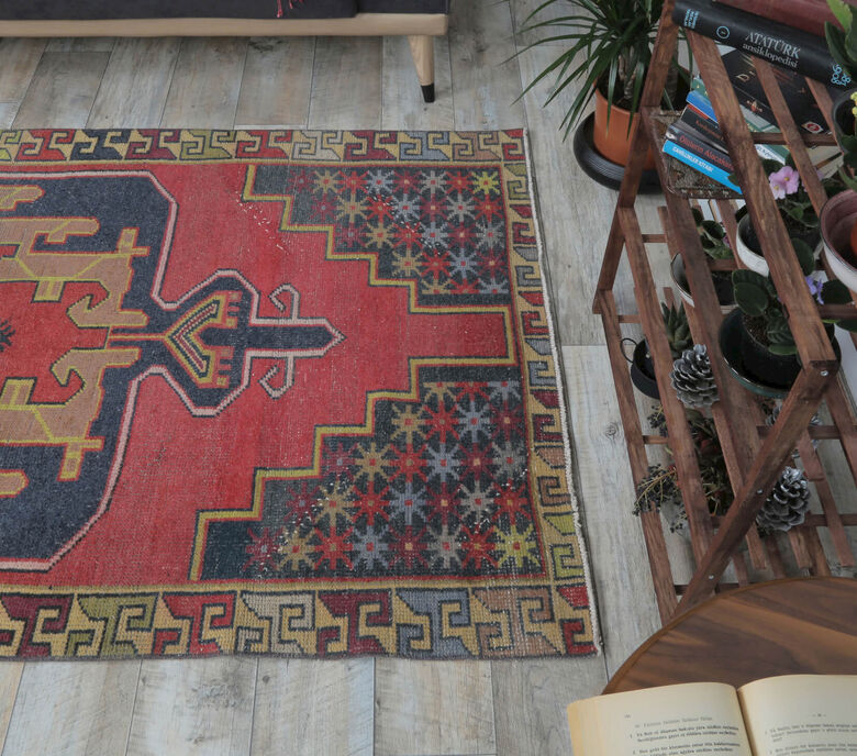 Alona - Vintage Geometric Rug