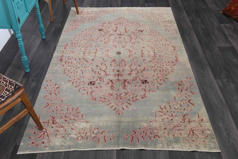 Gothic - Antique Carpet - 5 by 9 feet