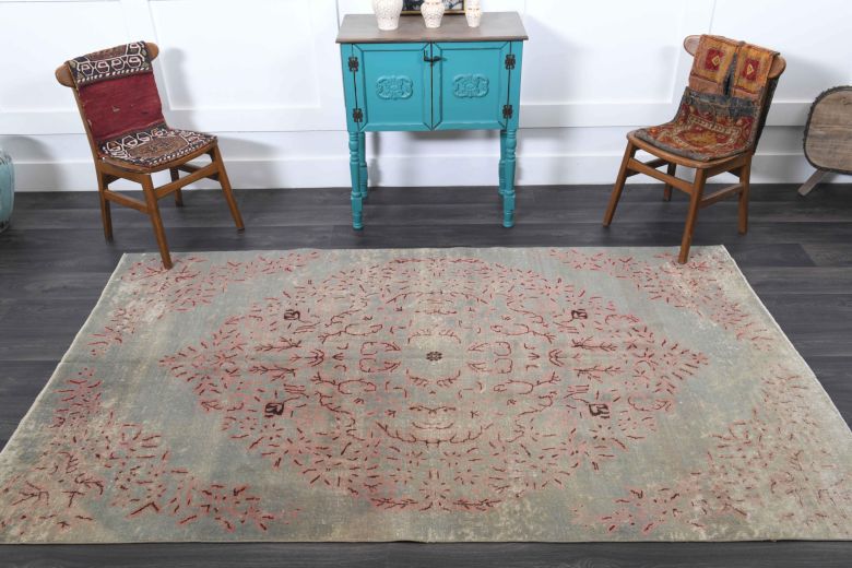 Gothic - Antique Carpet - 5 by 9 feet