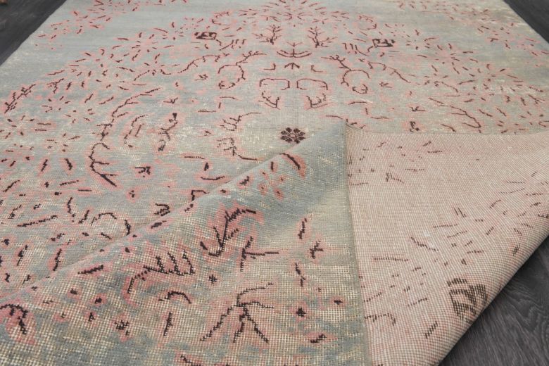 Gothic - Antique Carpet - 5 by 9 feet