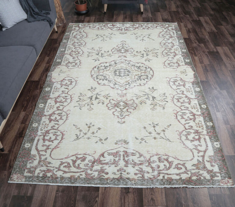 Averie - Neutral Floral Rug