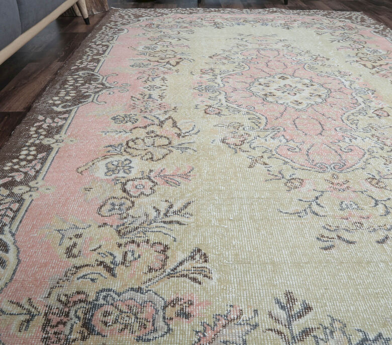 Avianna - Oriental Kurdish Rug