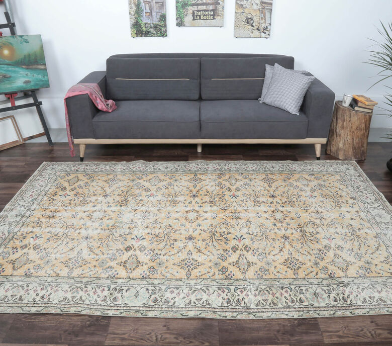 Aygonul - Vintage Floral Rug