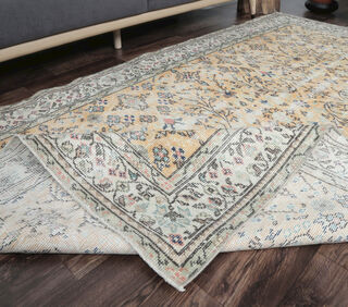 Aygonul - Vintage Floral Rug - Thumbnail