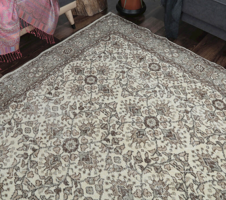 Aykoncuy - Floral Vintage Area Rug