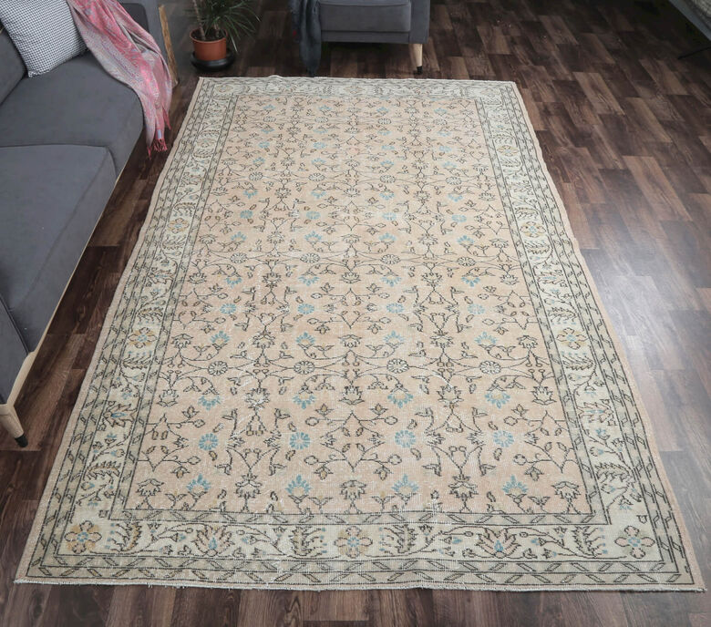 Aysevil - Soft Vintage Rug