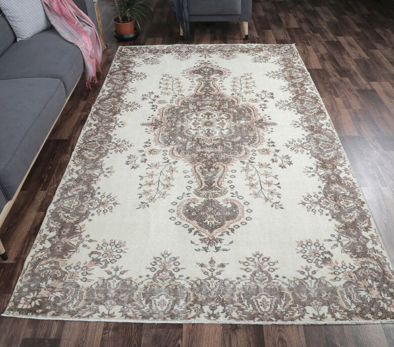 Ayshegul - Oriental Kurdish Rug