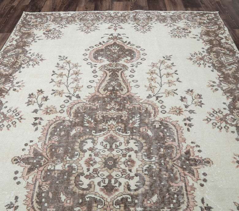 Ayshegul - Oriental Kurdish Rug