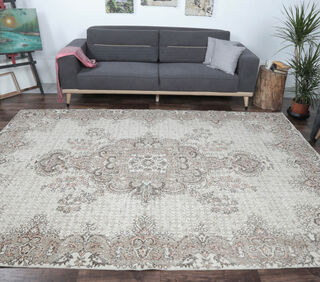 Aysuna - Eclectic Vintage Rug - Thumbnail