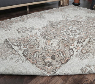 Aysuna - Eclectic Vintage Rug - Thumbnail