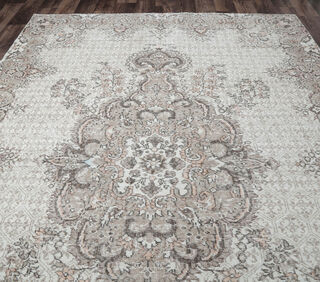 Aysuna - Eclectic Vintage Rug - Thumbnail