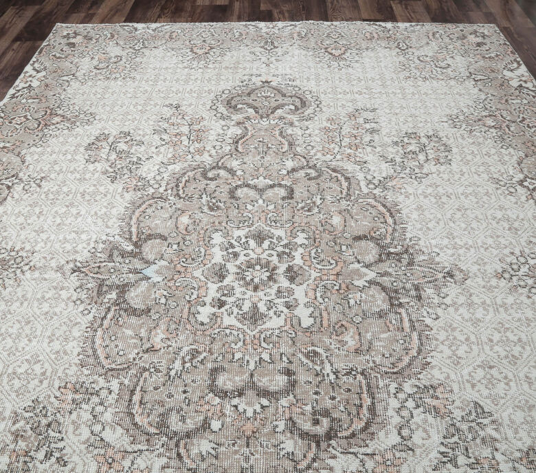 Aysuna - Eclectic Vintage Rug