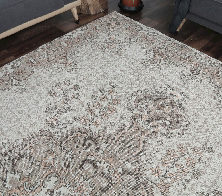 Aysuna - Eclectic Vintage Rug