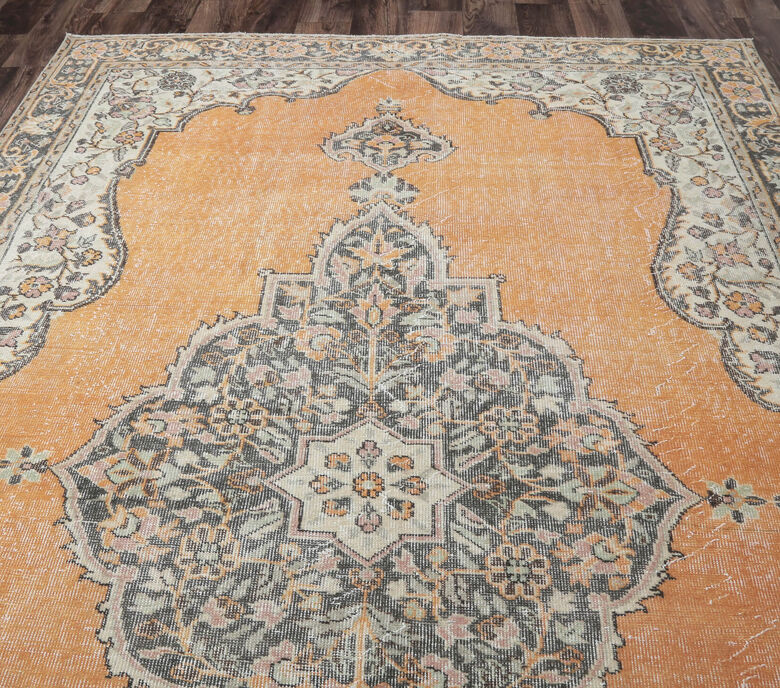 Ayumi - Oriental Vintage Rug