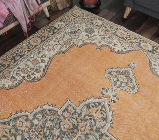 Ayumi - Oriental Vintage Rug - Thumbnail