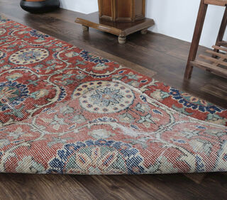 Balbina - Red Floral Runner Rug - Thumbnail