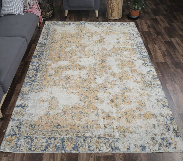 Bernardine - Blue Bordered Orange Rug