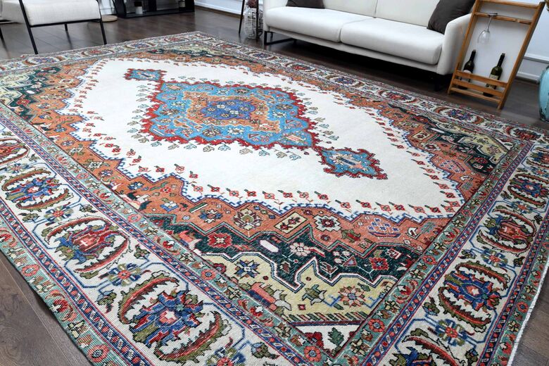 Bohemian Persian Handmade Wool Rug