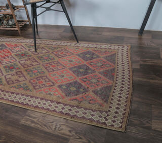 Brynleigh - Diamond Motif Runner Rug - Thumbnail