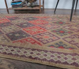 Brynleigh - Diamond Motif Runner Rug - Thumbnail