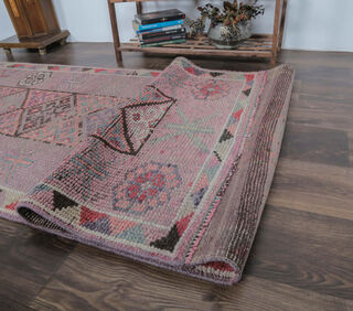 Buglem - Pastel Pink Vintage Runner Rug - Thumbnail