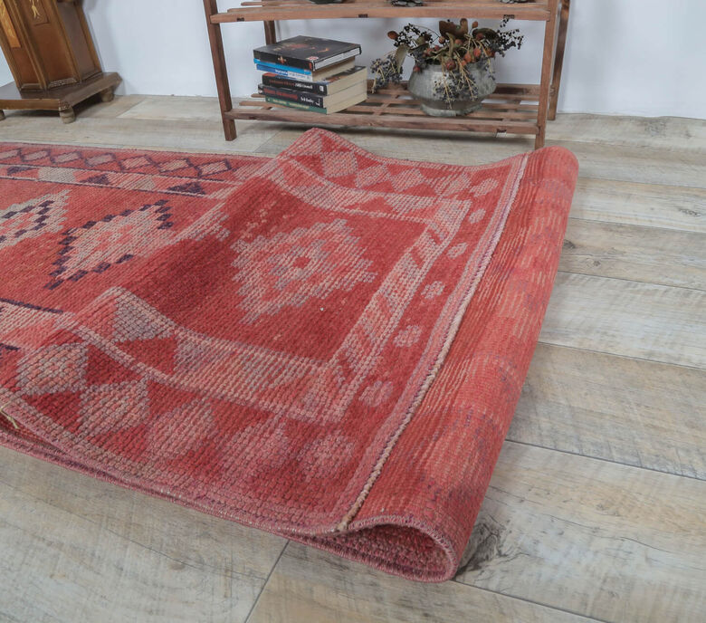 Bukuk - Red & Pink Diamond Vintage Runner