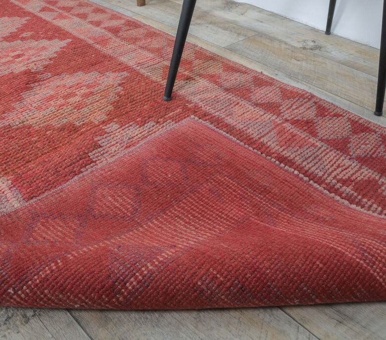 Bukuk - Red & Pink Diamond Vintage Runner