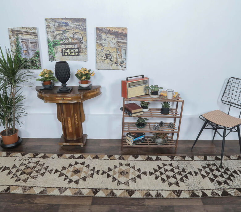 Cagil - Triangular Geometric Oushak Runner Rug