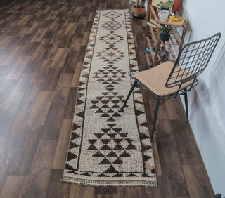 Cagil - Triangular Geometric Oushak Runner Rug - Thumbnail