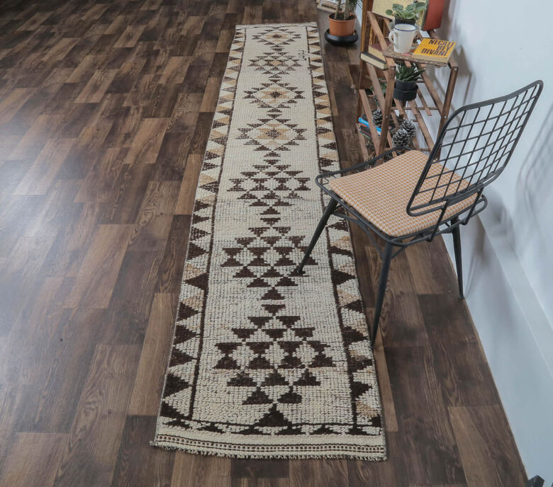 Cagil - Triangular Geometric Oushak Runner Rug