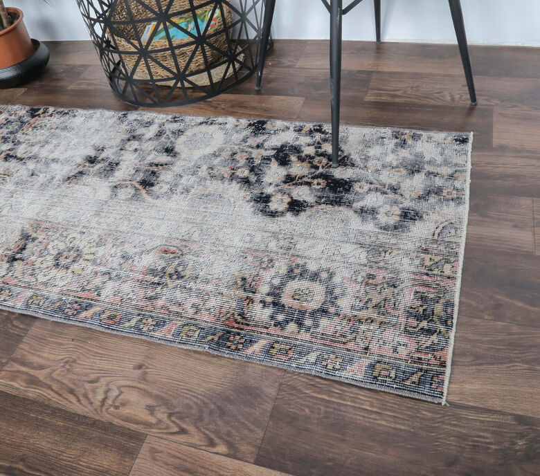 Dilnishin - Distressed Runner Rug