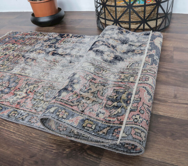 Dilnishin - Distressed Runner Rug