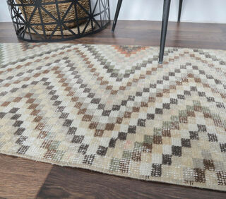 Done - ZigZag Vintage Rug - Thumbnail