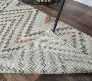 Done - ZigZag Vintage Rug - Thumbnail