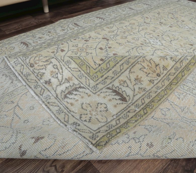 Eshay - Beige Oriental Vintage Rug