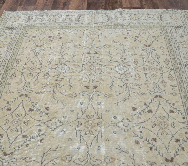 Eshay - Beige Oriental Vintage Rug