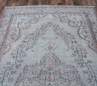 Esine - Bohemian Vintage Area Rug - Thumbnail