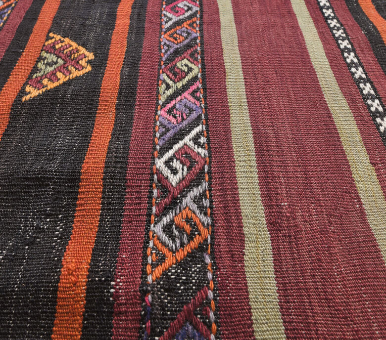 Gulben - Ethnic Kilim Rug