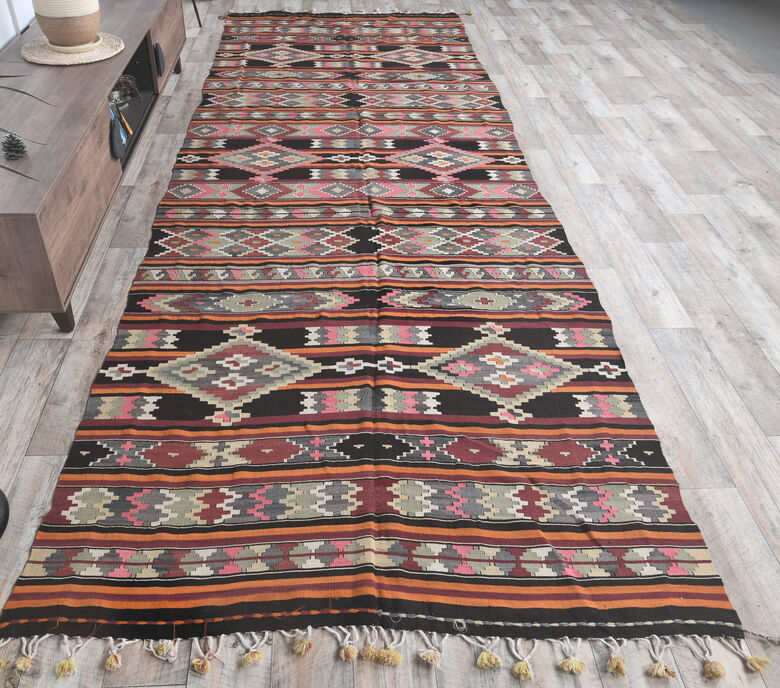 Guldeste - Long Unique Kilim