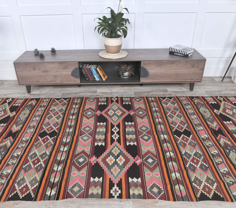 Guldeste - Long Unique Kilim