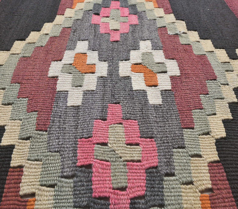 Guldeste - Long Unique Kilim