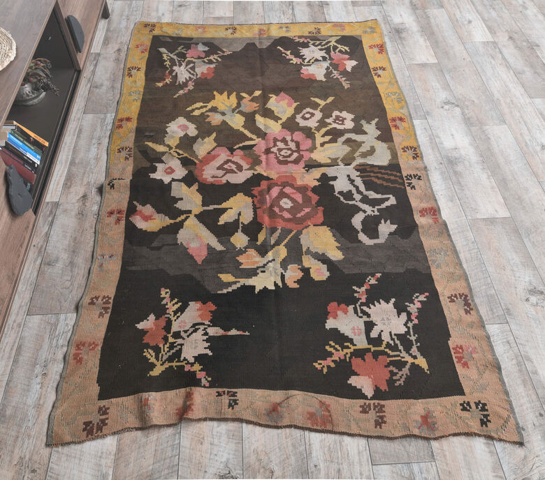 Gulyuz - Floral Kilim Rug