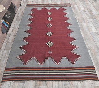 Gunnur - Gray & Red 1970's Flatweave Rug - Thumbnail