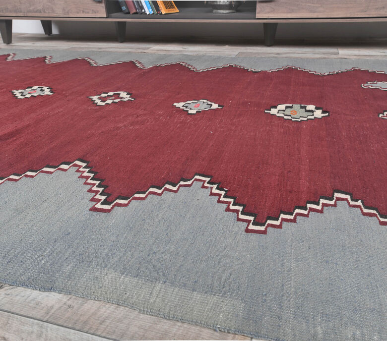 Gunnur - Gray & Red 1970's Flatweave Rug