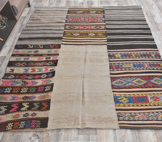 Gunyaruk - Traditional Flatweave Rug - Thumbnail