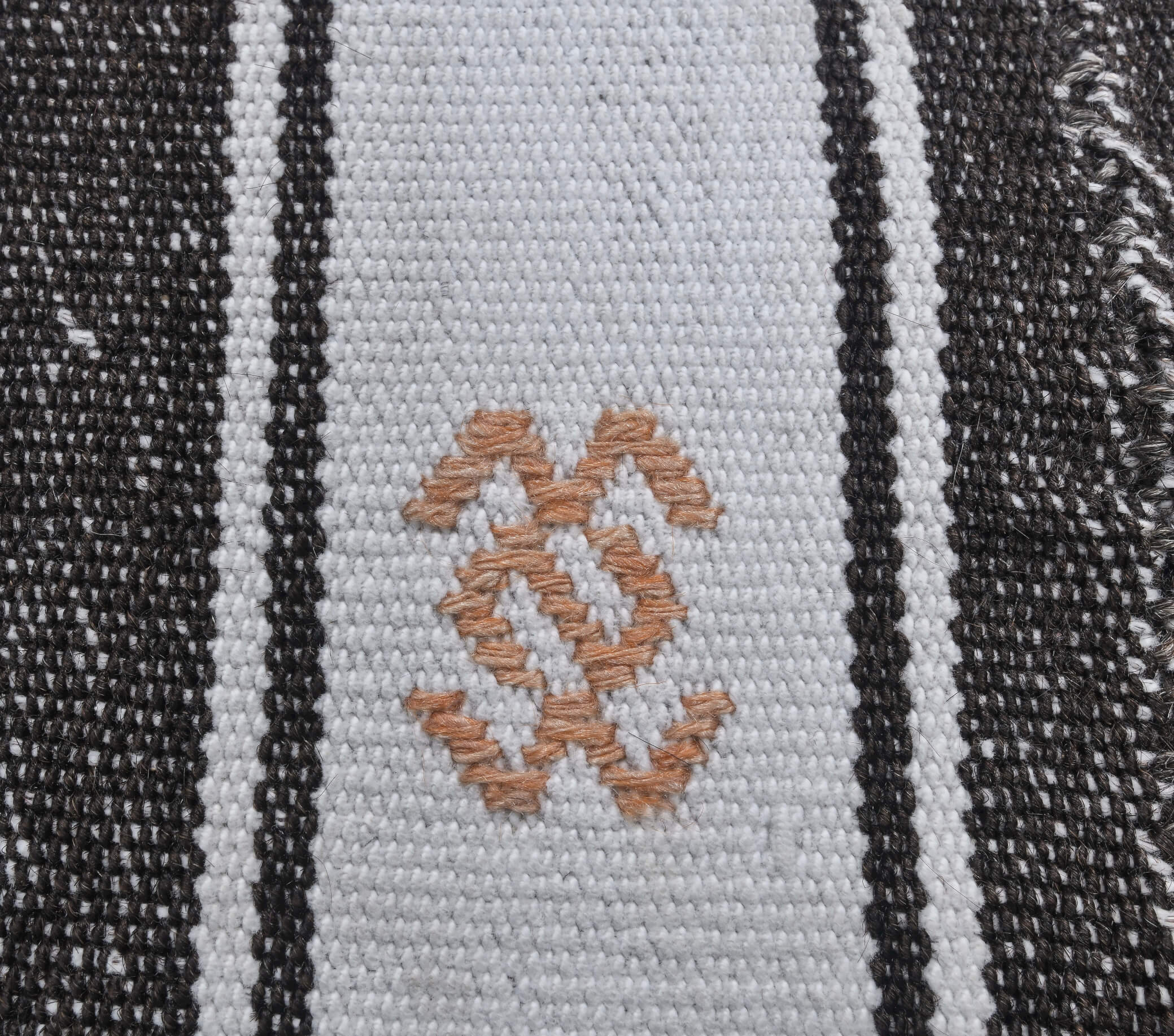 Hale - Black & White Kilim Rug - Thumbnail