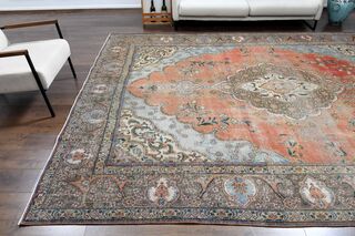 Handmade Persian Vintage Rug - Thumbnail